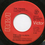 The Tokens : The Lion Sleeps Tonight (7", Single, RE)